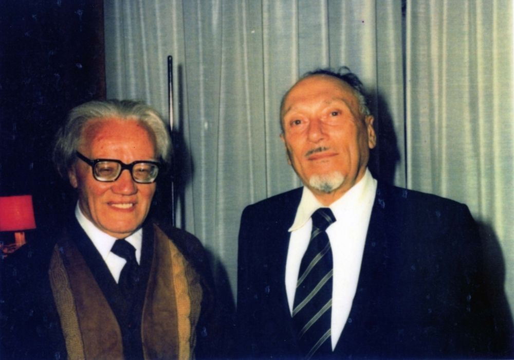 Con il Rabbino Capo di Roma Elio Toaff a casa del Maestro (1983)