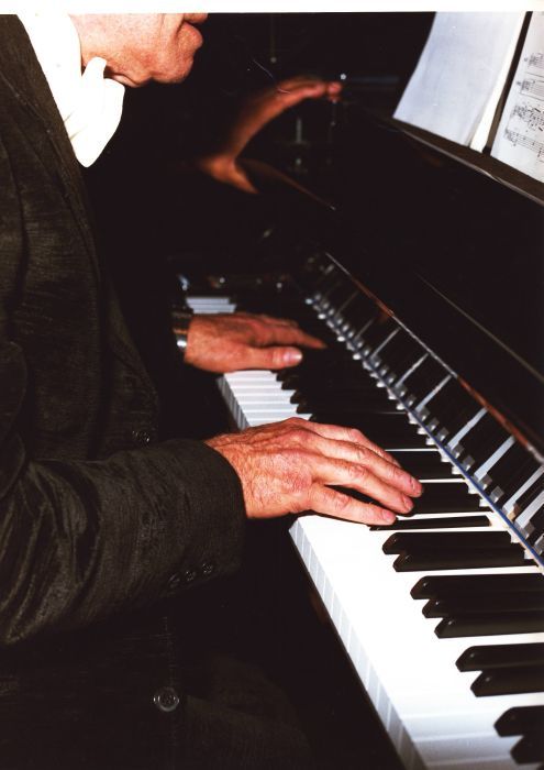 .... e al pianoforte ....